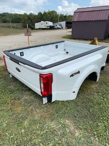 L3- 2024 Ford F350 Truck Bed image