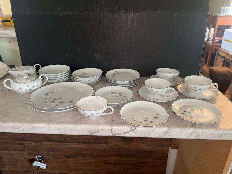 Creative Fine China 1014 Japan Dinnerware Set image