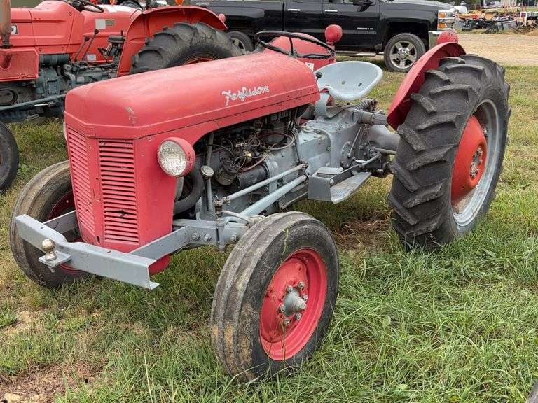 L9- Massey Ferguson Tractor image