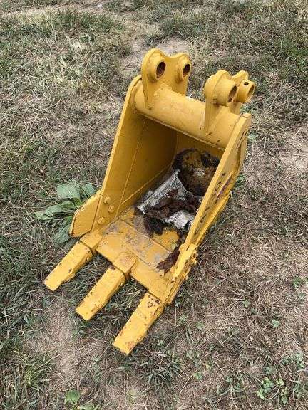 L6- Teran Excavator Bucket image