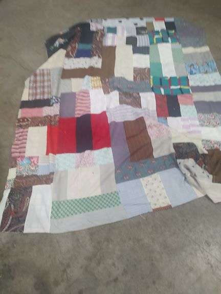 FULL SIZE TACK QUILT image