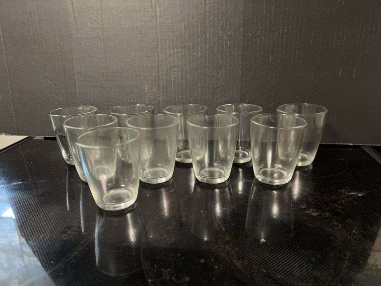 Set of 10 Clear Glass Tumblers image