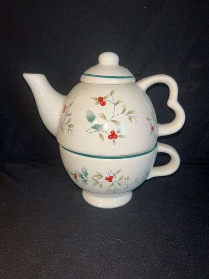 Pfaltzgraff Tea for One Teapot Set Holly Berry Pattern image