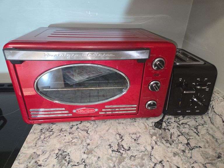 Nostalgia Electrics Retro Series Toaster Oven and Toaster Set image