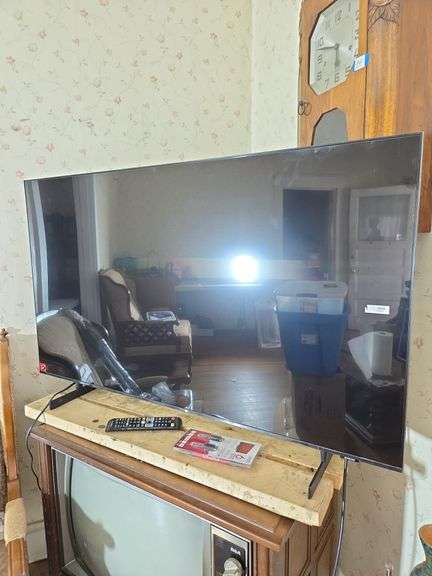 Samsung 4K UHD Smart TV with Vizio HDMI Cable and Remote image