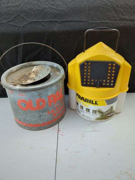 Old Pal Minnow Bucket and Frabill Flow-Troll image