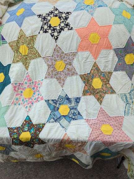 Floral Starburst Quilt image