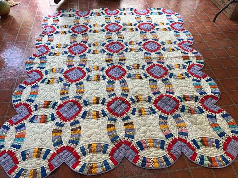 Colorful Ring Pattern Quilt image