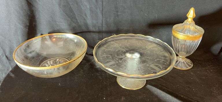 Glassware Set with Gold Accents image