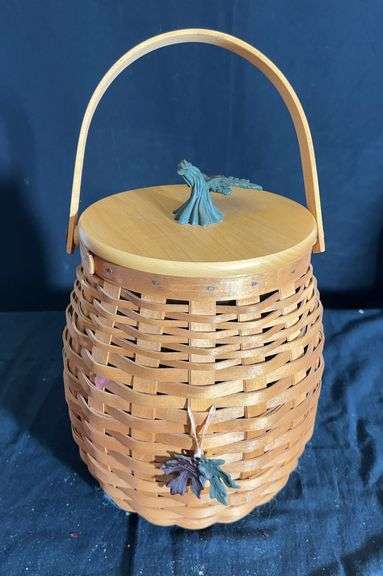 Longaberger 2000 Century Celebration Basket with Lid image