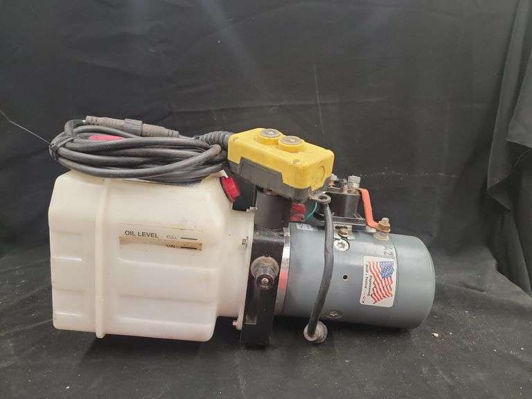 Hydraulic Power Unit with Reservoir and Control Pendant image