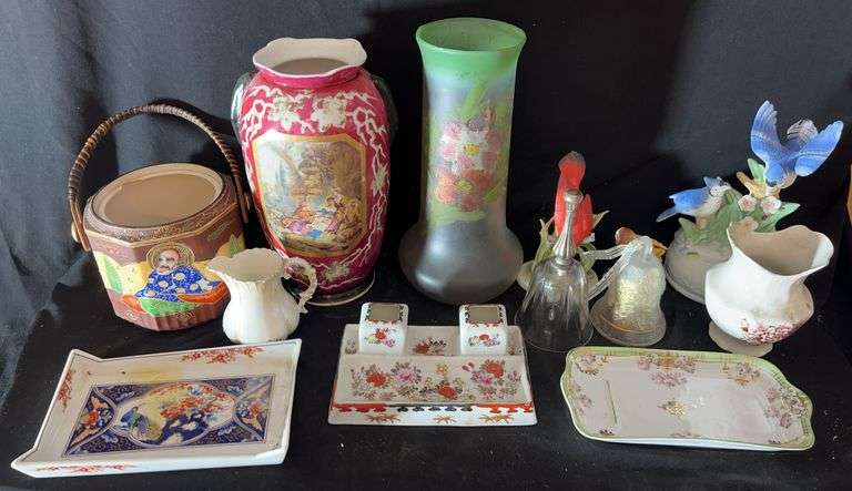Various Decorative Items image