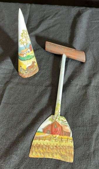 Ecretta Walls Painted Ornament and Garden Tool image