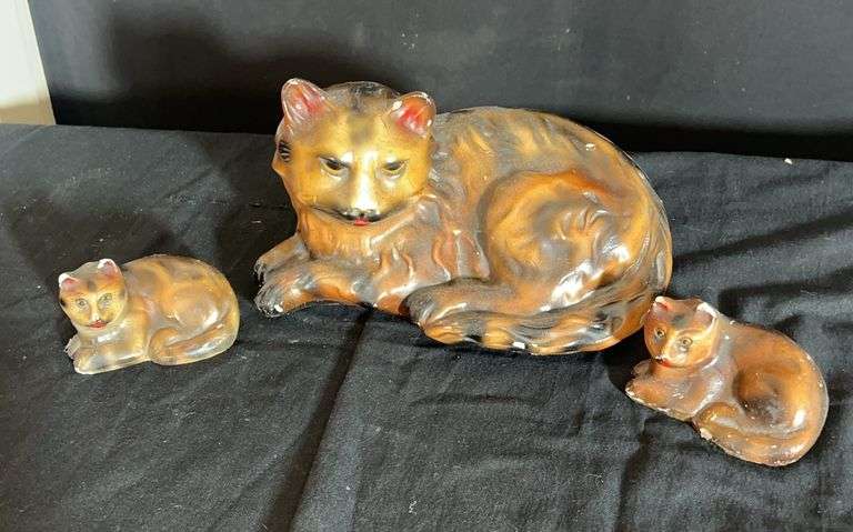 Figural Cat Family image