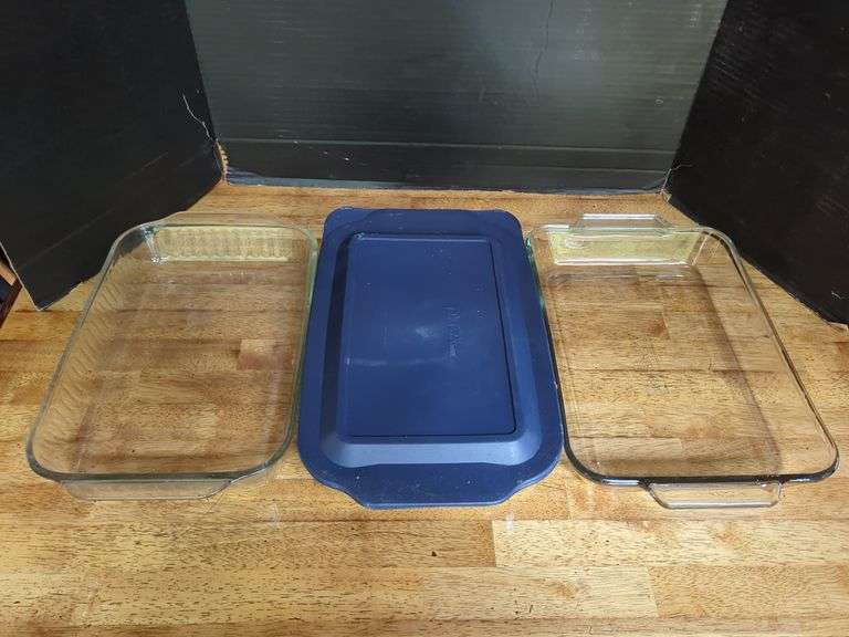 Pyrex and Anchor Hocking Glass Bakeware Set with Lid