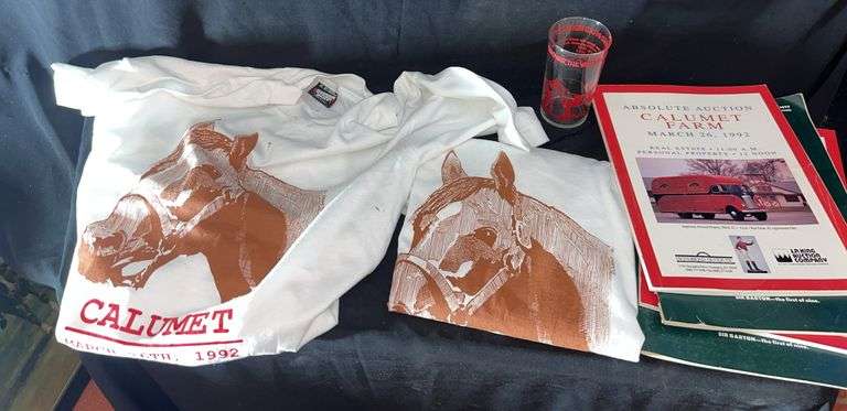 Calumet Farm 1992 T-Shirt and Man O' War Glass image