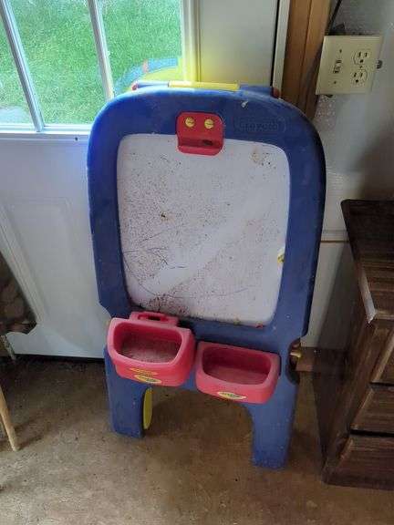 Crayola Double Easel image
