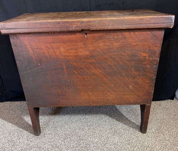 Carlson & Son's Rockford, ILL Wood Box image