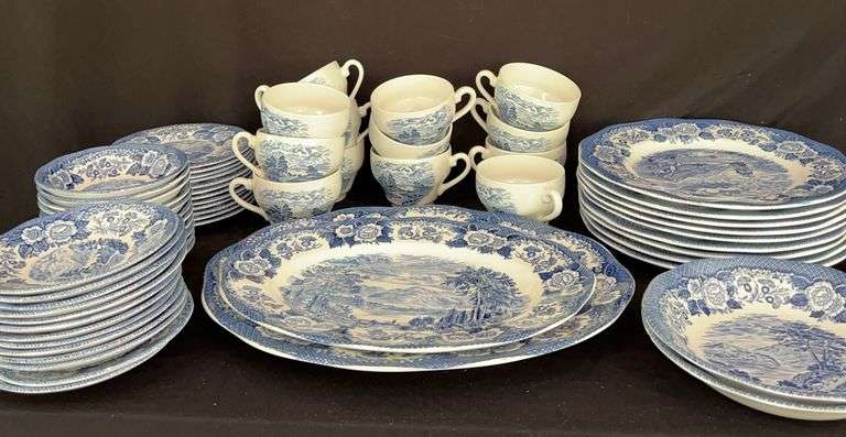 Lochs of Scotland Royal Warwick Dinnerware Set image