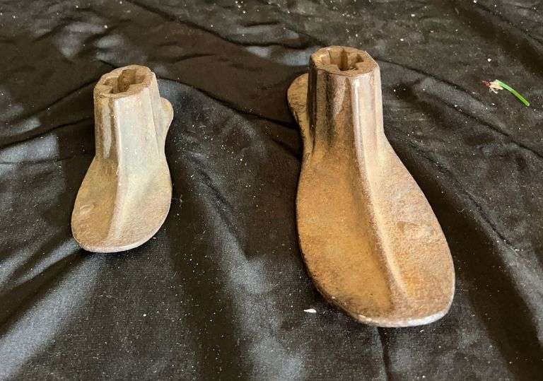 Metal Shoe Forms - Pair image