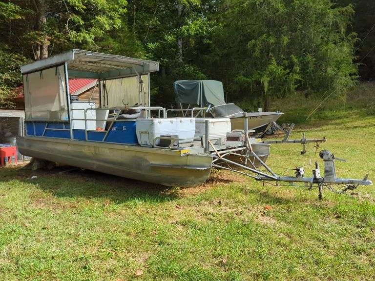 Pontoon Boat with Mariner 50 Outboard