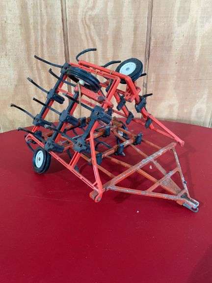Tru-Scale Dyna-Till Farm Toy