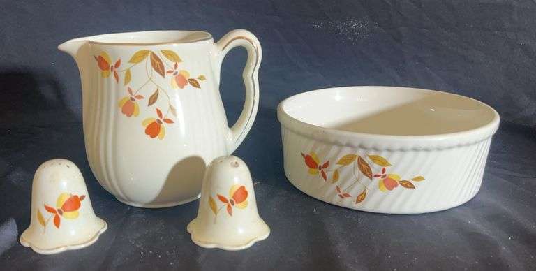 Hall's Superior Quality Kitchenware Set image