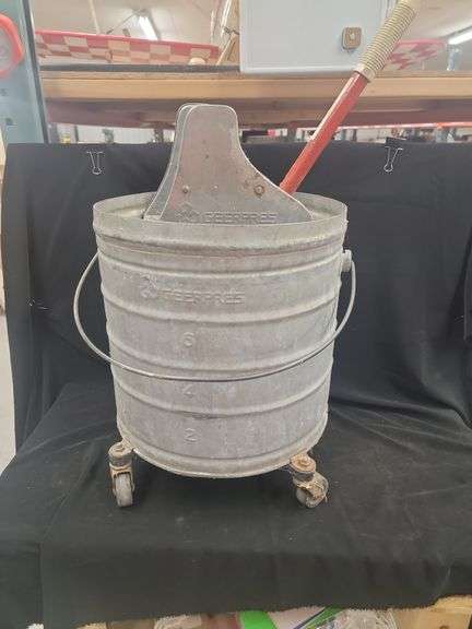 Geerpres Mop Bucket and Wringer image