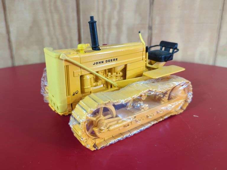 ERTL John Deere 40 Crawler 1059F Model