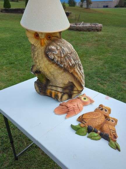 Owl Lamp with Two Owl Wall Decorations image
