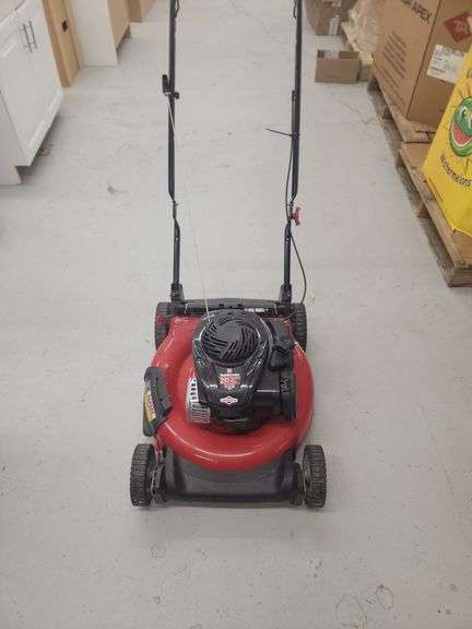 Yard Machines 21" Cut Width Briggs & Stratton 500e 140cc Lawn Mower Model 11A-A2BL752 image