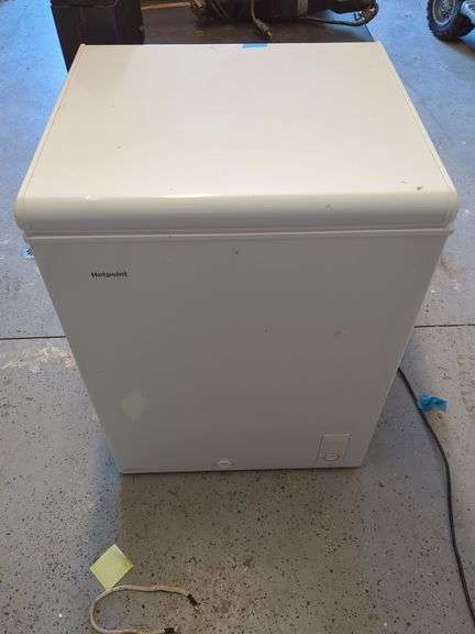 Hotpoint Chest Freezer image