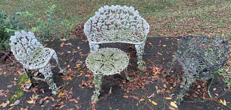 Cast Iron Outdoor Furniture Set image