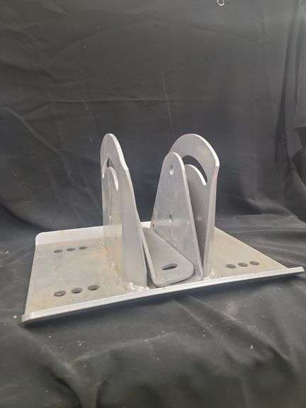Metal Bracket Mount image