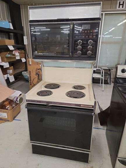 GE Spacemaker Microwave Cooking Center image