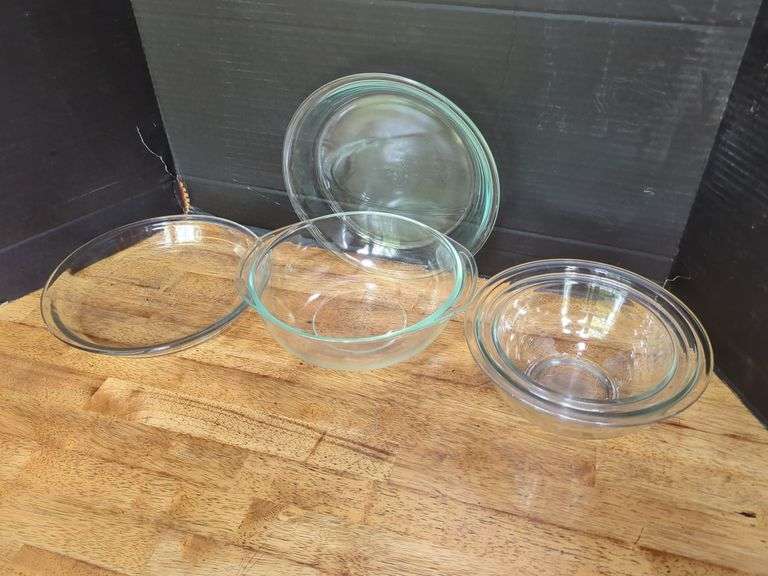 Pyrex Bowl and Plate Set