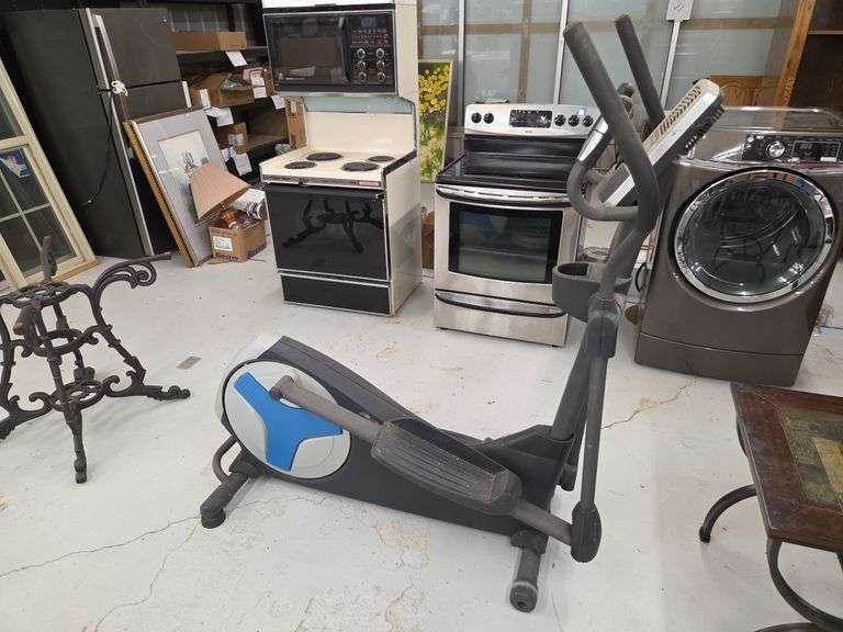 Pro-Form Elliptical Machine image