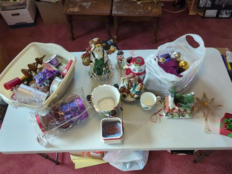 Holiday Decor and Decorative Items image