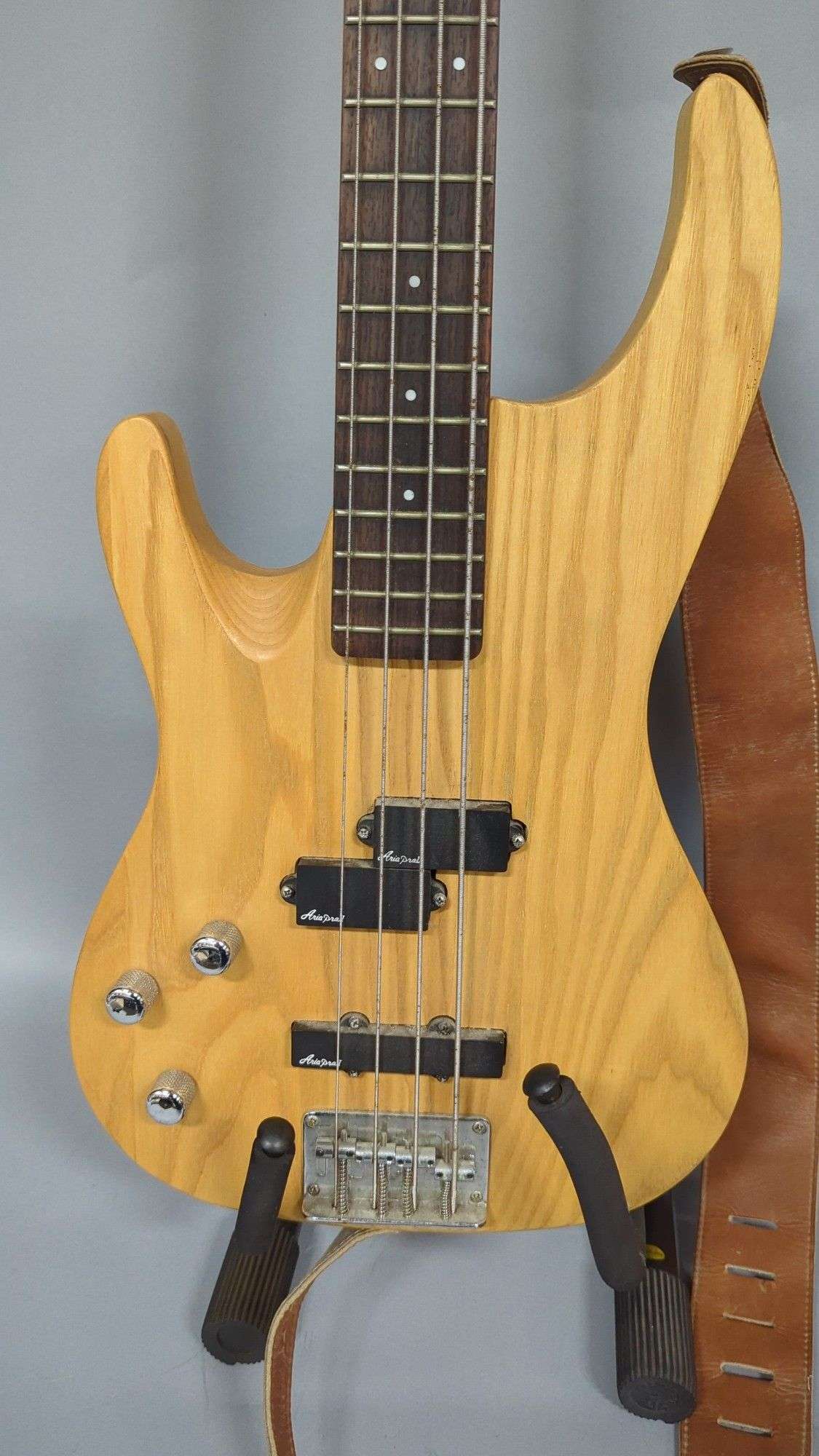 Aria Pro II Magna Series Black Fretless Bass | Reverb