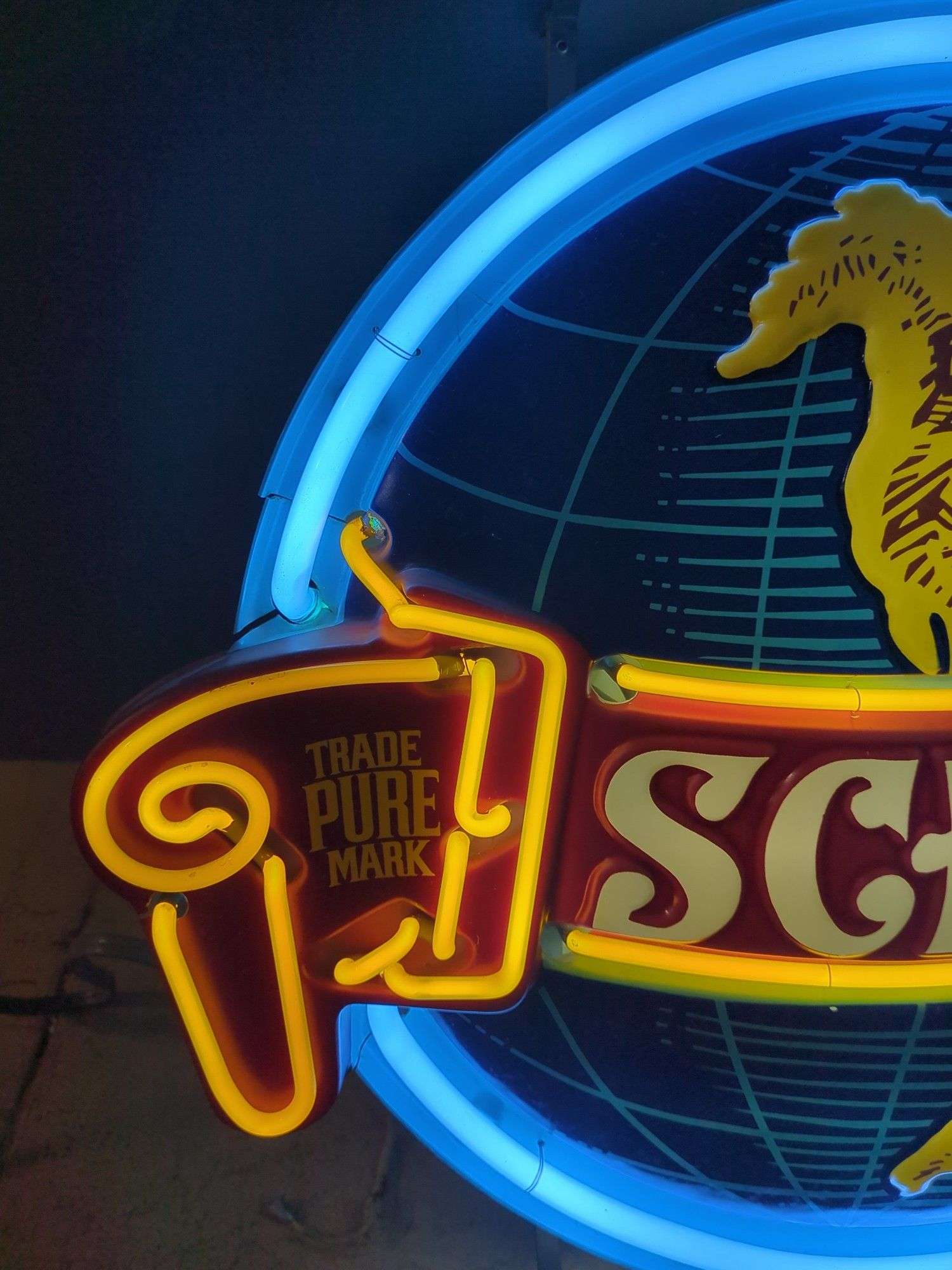 Schlitz Beer Electric Neon Globe Bar Sign, 18