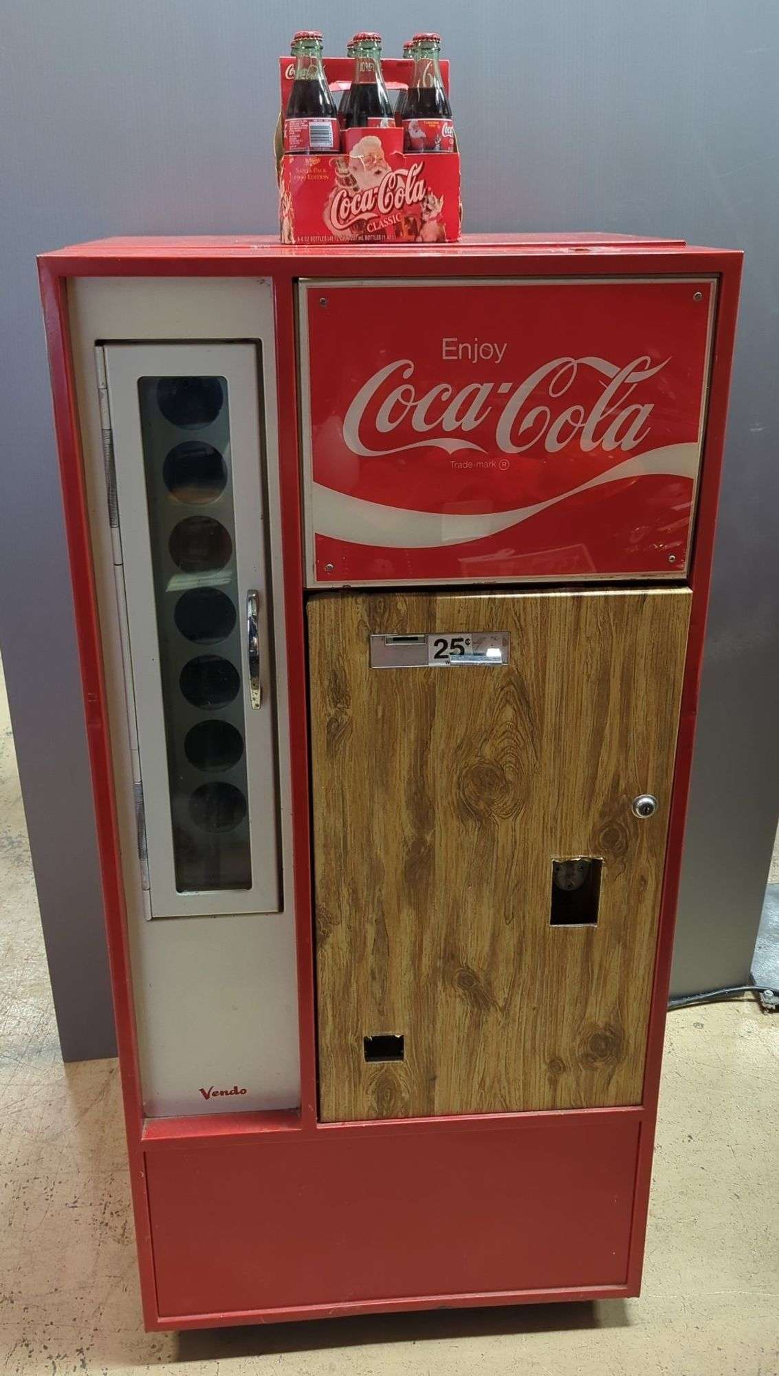 Vintage The Vendo Company Coca-Cola Bottle Vending Machine