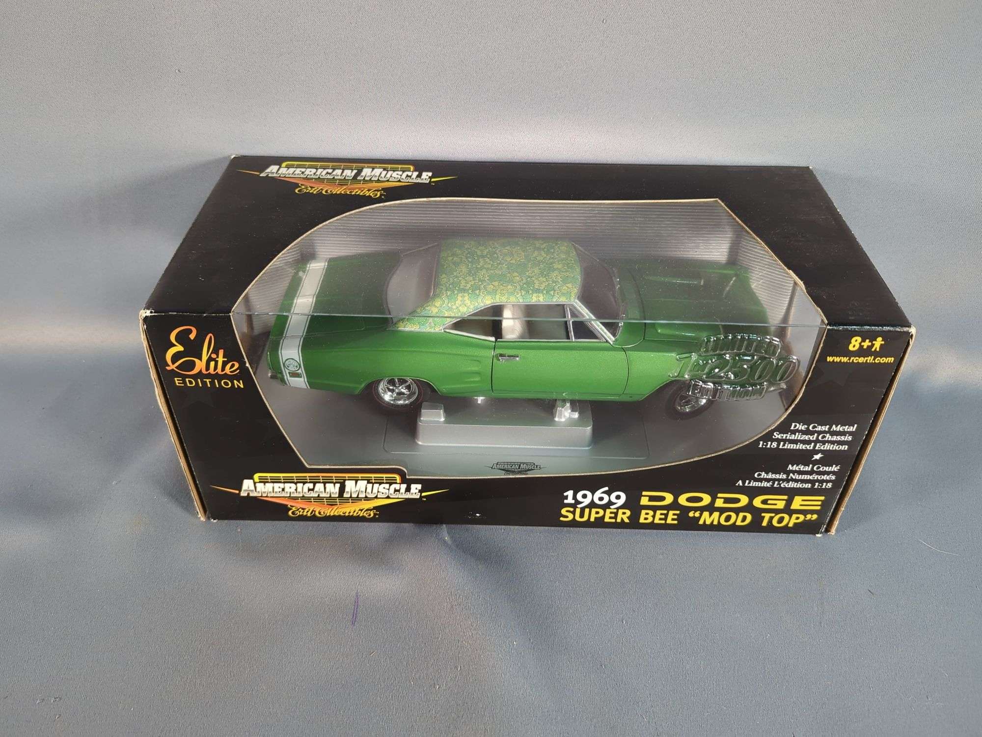 Ertl American Muscle 1969 Dodge Super Bee 