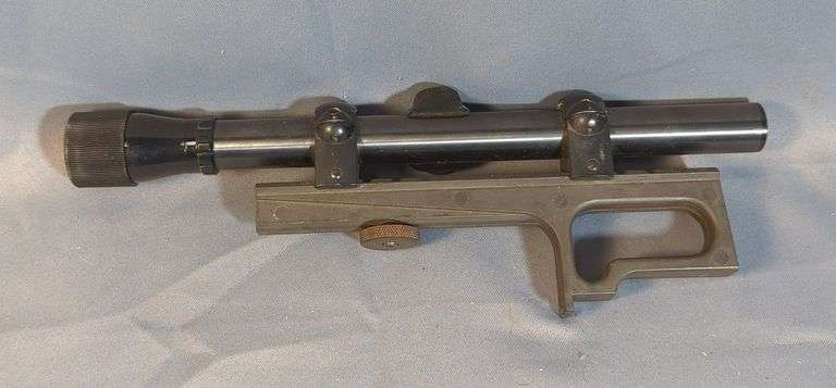 Weaver D4 Scope On AR-15 Optic Mount image