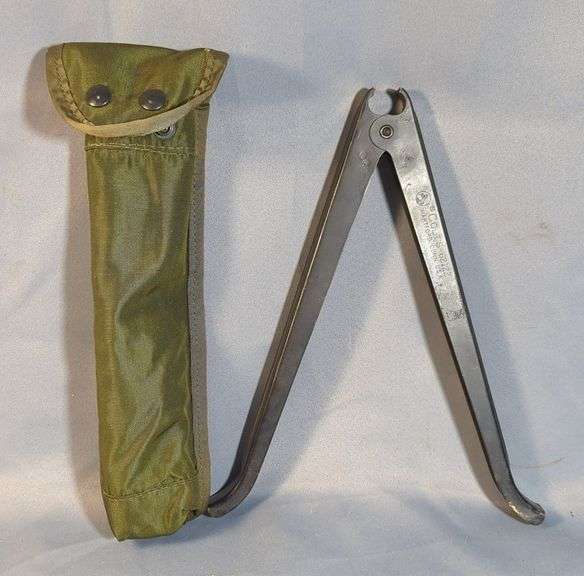 Vietnam Era Colt 62122 Bipod With Case image
