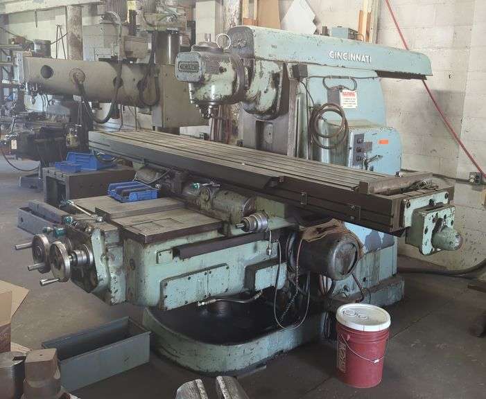 Cincinnati Milacron Limited Of Birmingham England Dial Type #6 Milling Machine, Model LL/620-20 PL-ELA, Includes Acu-Rite Master-MP Controller, Approx Size, 82" x 130" x 134", Serial# 4A6P5RE-1, Includes Service Manual And Parts List Catalog As Well As Outboard Supports, Bidder Responsible For Proper Electrical Disconnection, Capping, And Removal, See Details For Video,
