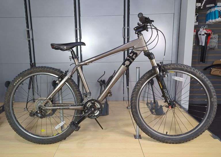 Diamondback Response 24-Speed Mountain Bike image