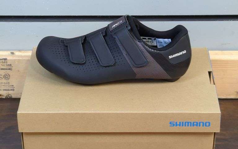 Shimano Women's Cycling Shoes, Size 39 image