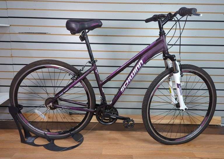 Schwinn GTX3 Dual Sport Bicycle image