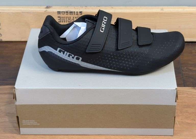 Giro Black Cycling Shoe, Size 45 image