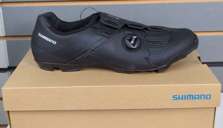 Shimano Wide Black Cycling Shoes, Size 46 image